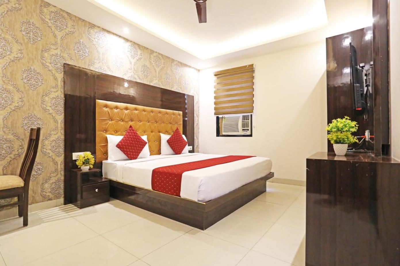 Hotel Vijaydeep Place Near Delhi Airport 新德里 外观 照片