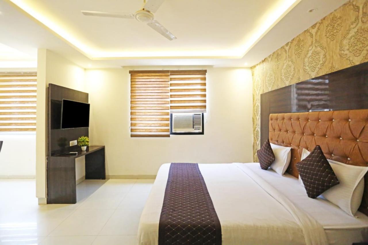 Hotel Vijaydeep Place Near Delhi Airport 新德里 外观 照片
