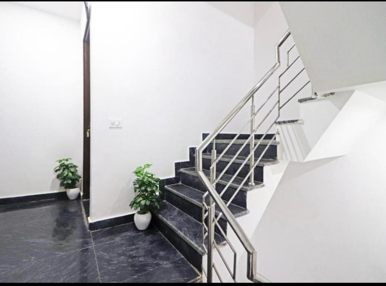 Hotel Vijaydeep Place Near Delhi Airport 新德里 外观 照片